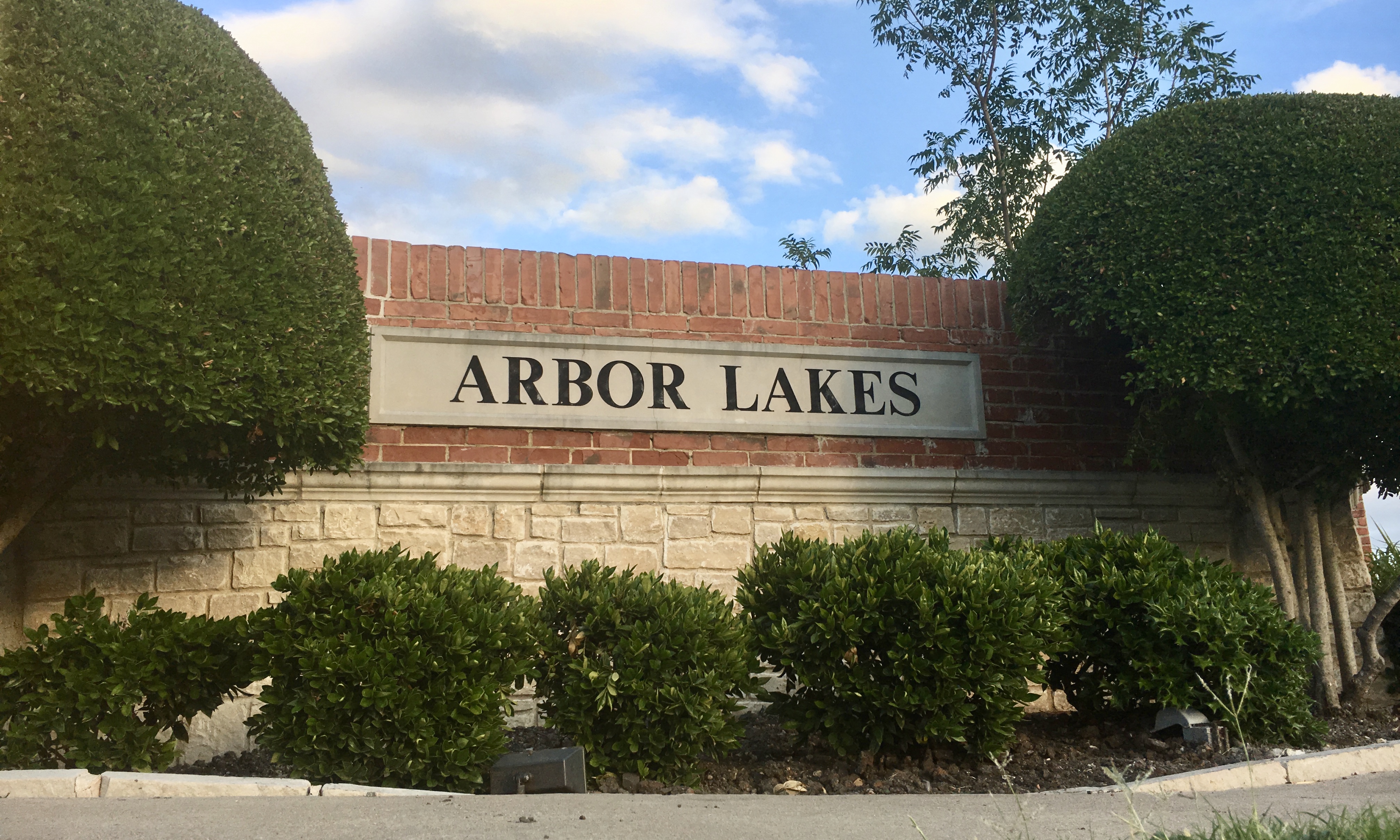 Arbor Lakes Entrance Picture